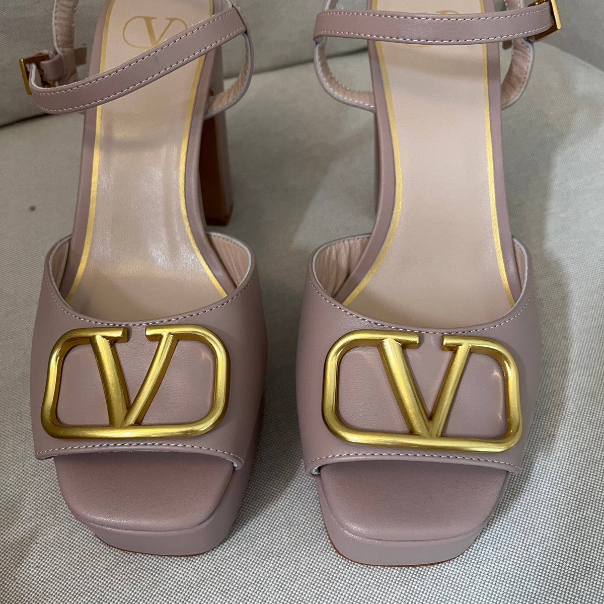 Valentino Pumps (Nude)