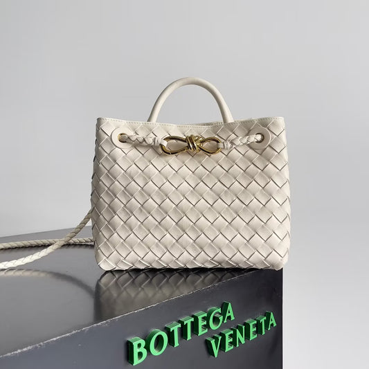 Bottega Veneta Andiamo (Sea White)