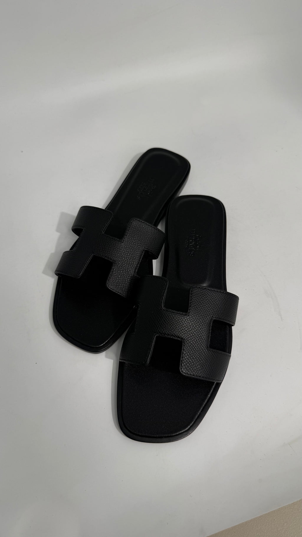 Hermes Oran Flats