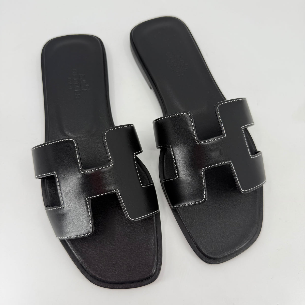 Hermes Oran Swift Black