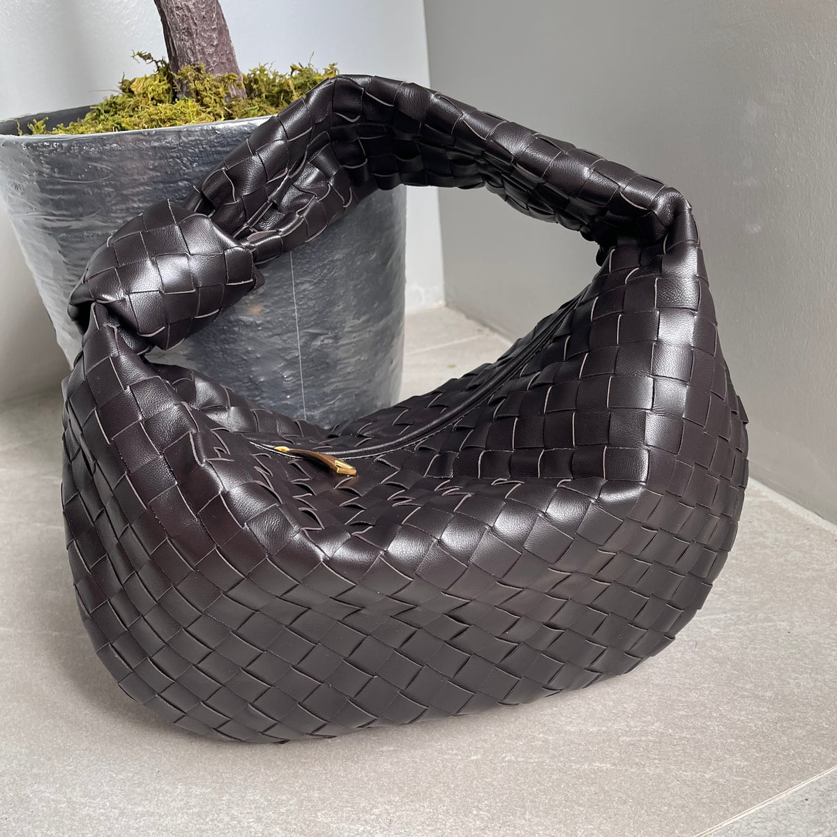 Bottega Venetta Jodie Small (Dark Brown)