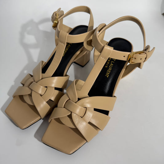 Yves Saint Laurent Pumps (Nude)