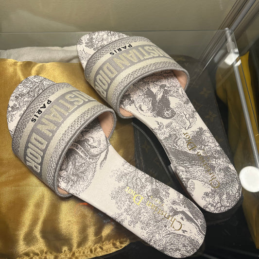 Christian Dior Dway White Printed