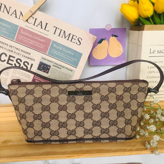 Gucc! Canvas Baguette