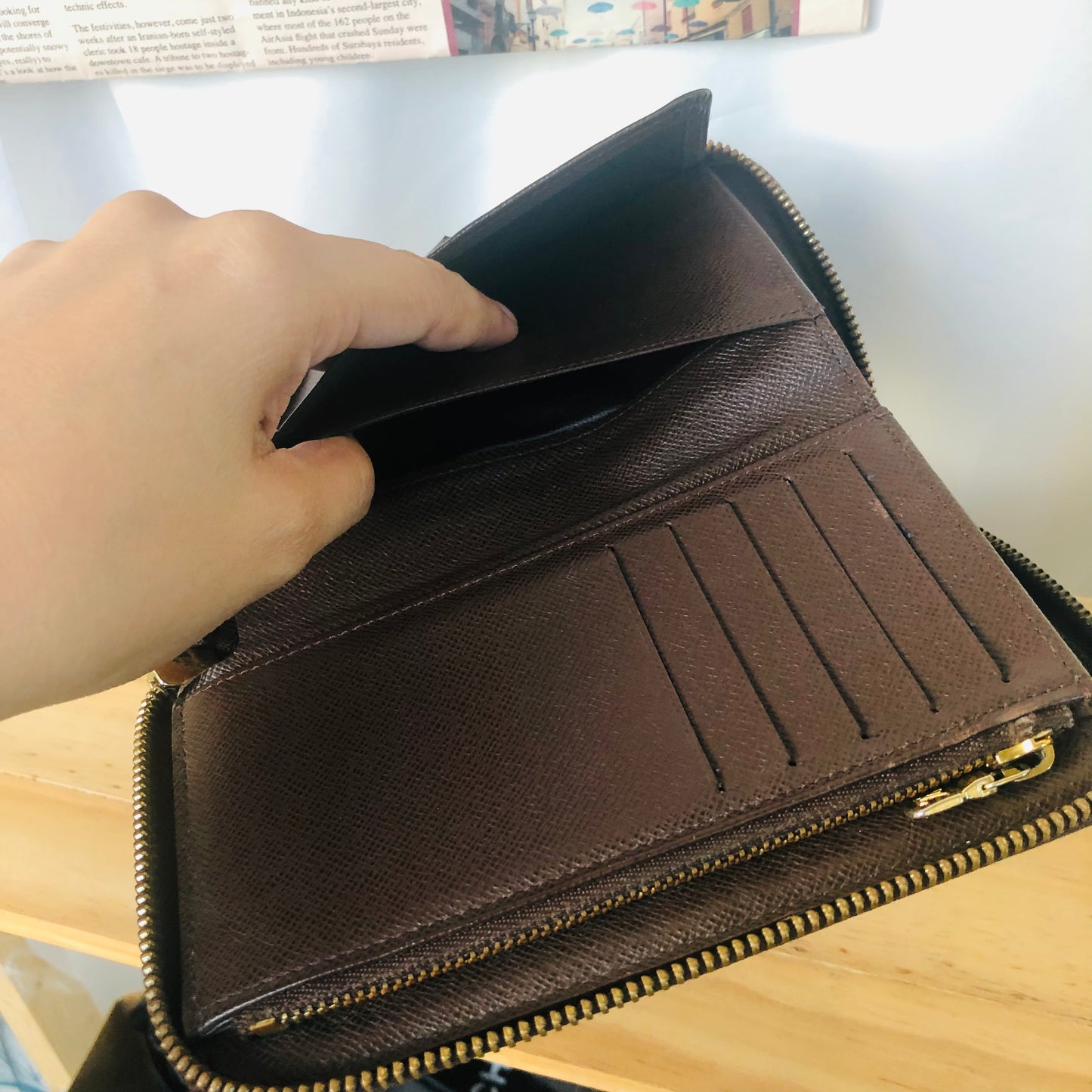 Lou!s Vuitton Damier Wallet