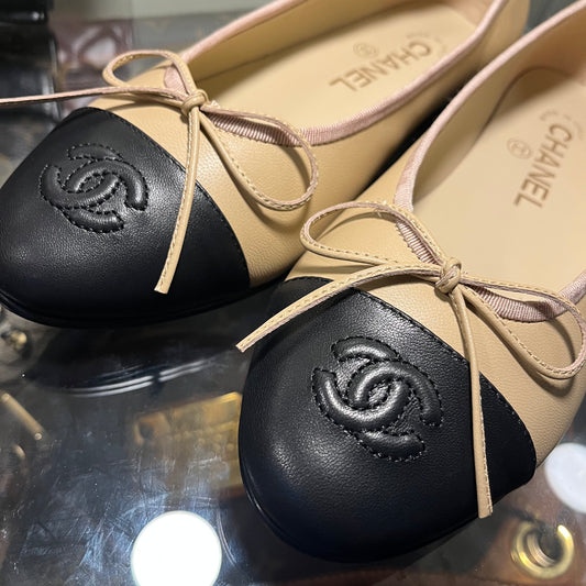 Chanel Ballet Nude/Black Captoe 36