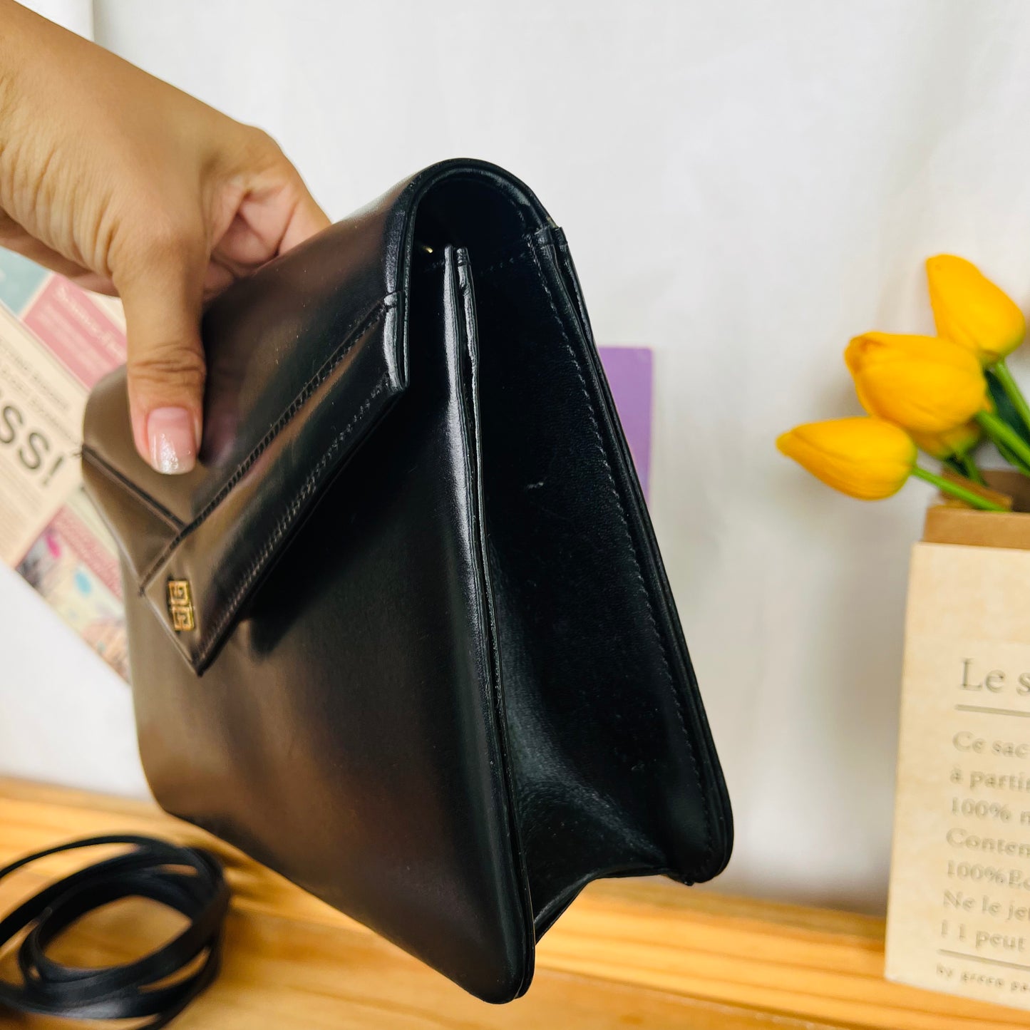 Giv3nchy Envelope Crossbody